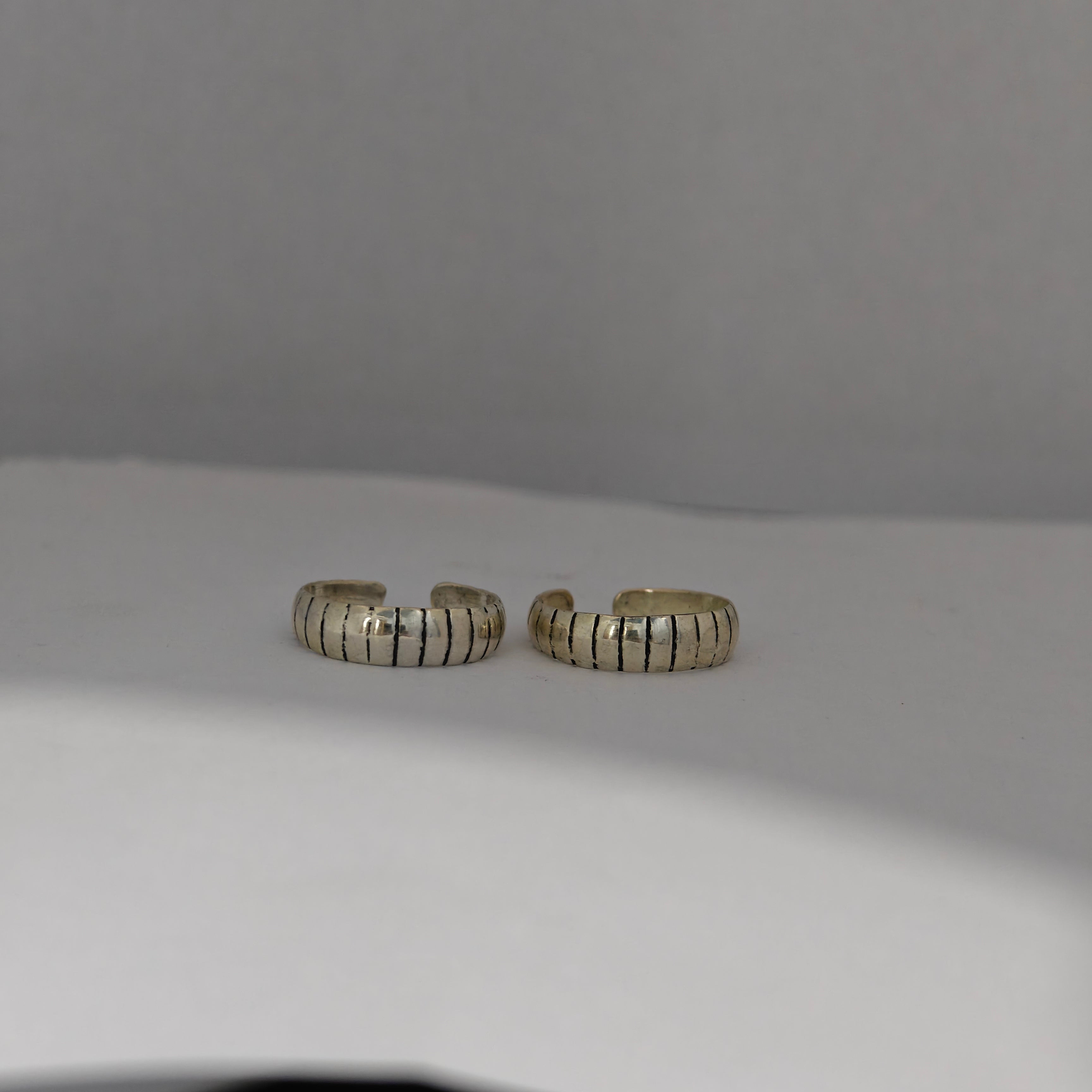 Simple Toe Ring in 92.5 Silver