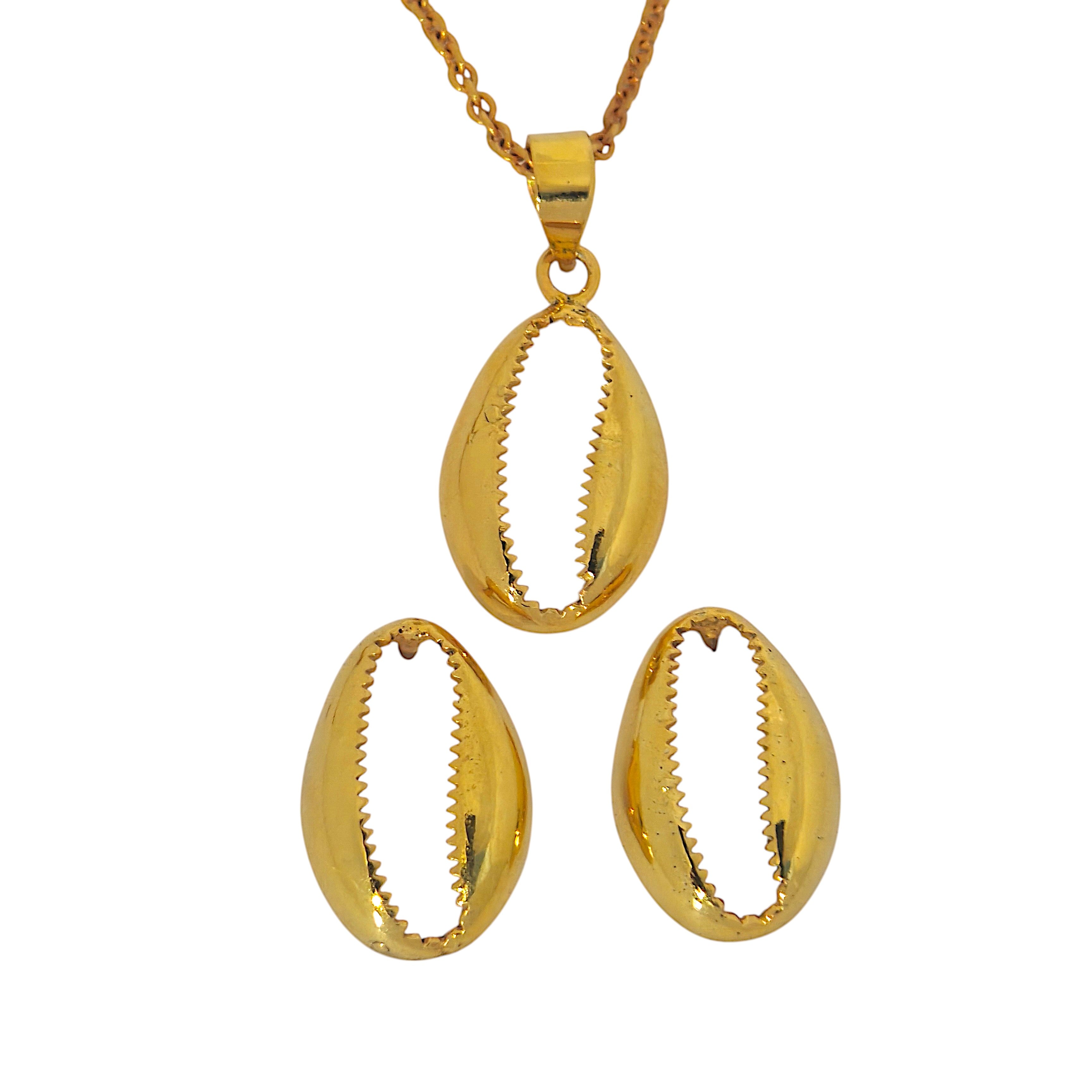 Golden Shell Necklace in 18k Gold Plated
