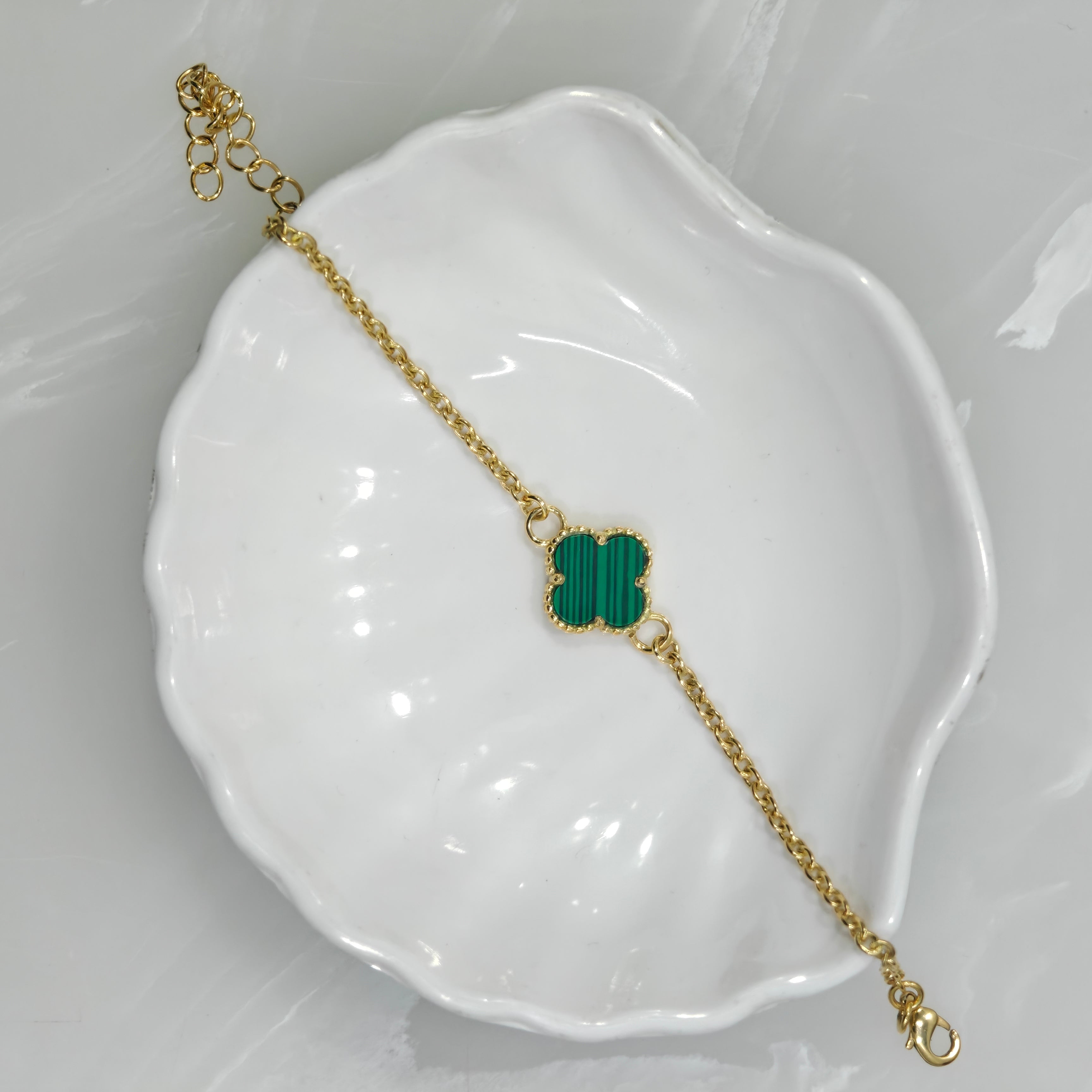 Elegant Clover Link Bracelet