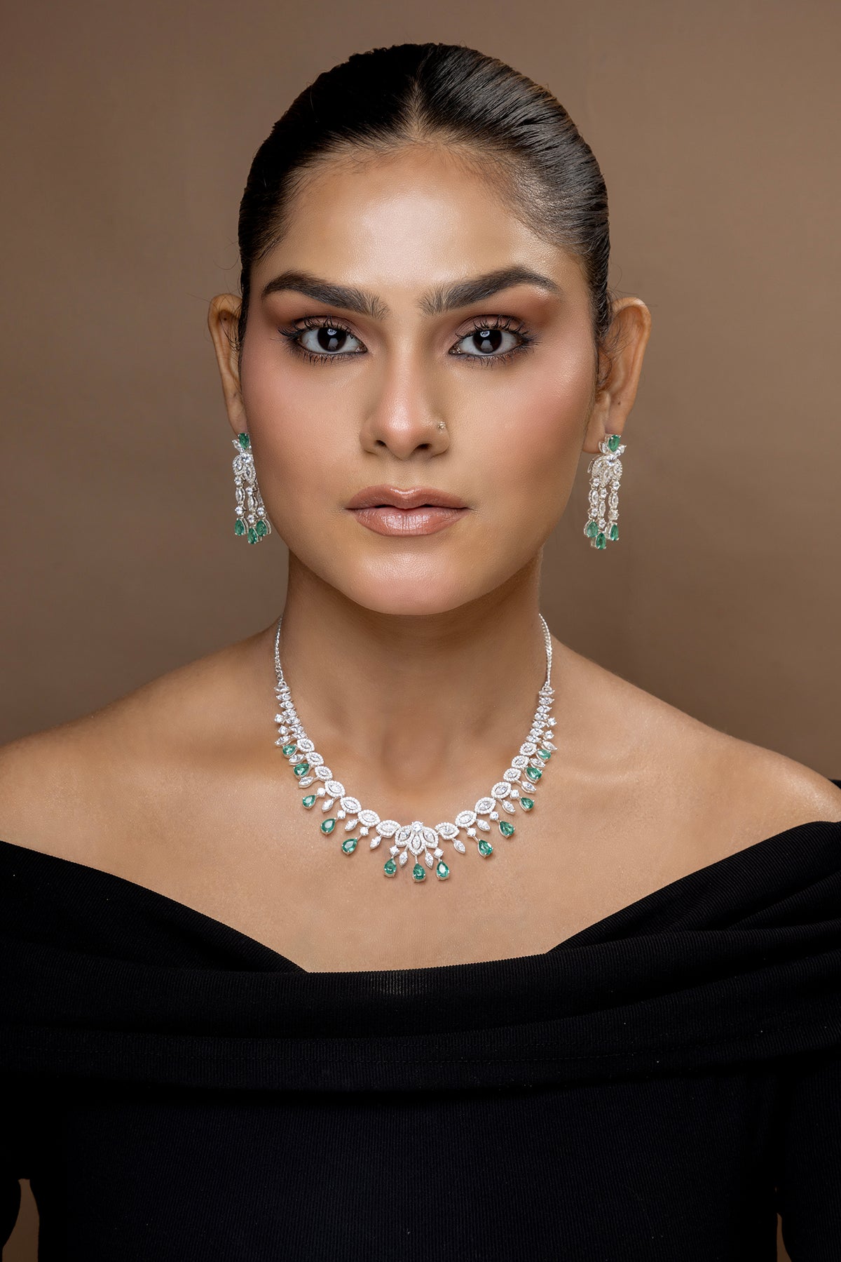 The Emerald Dew Necklace