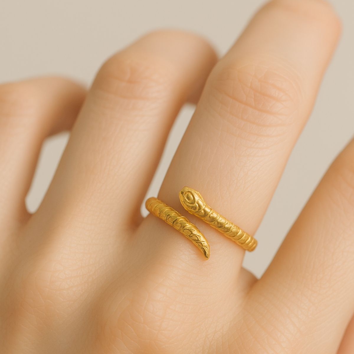 Elegant Snake Ring