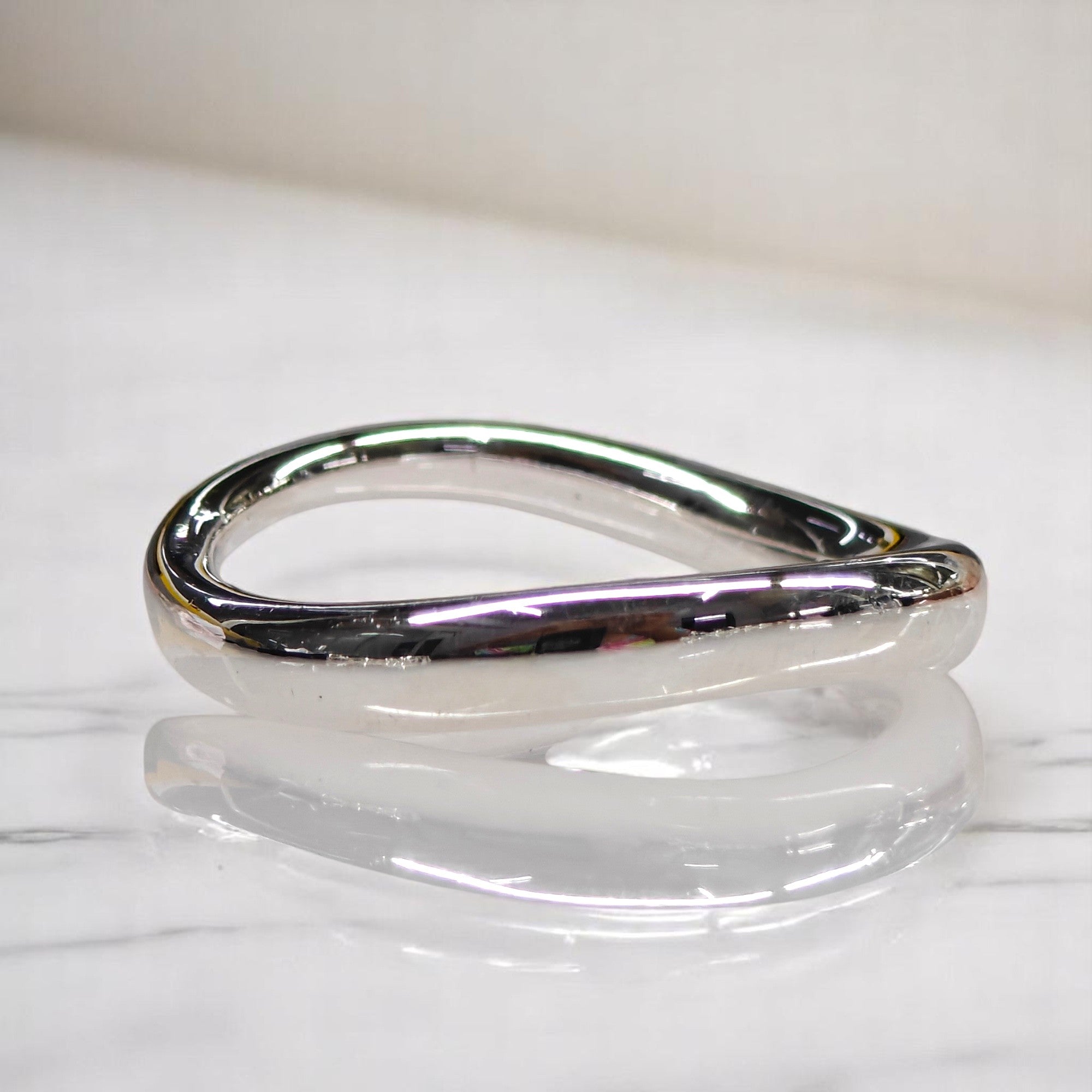 Curve Band Ring in 92.5 Silver