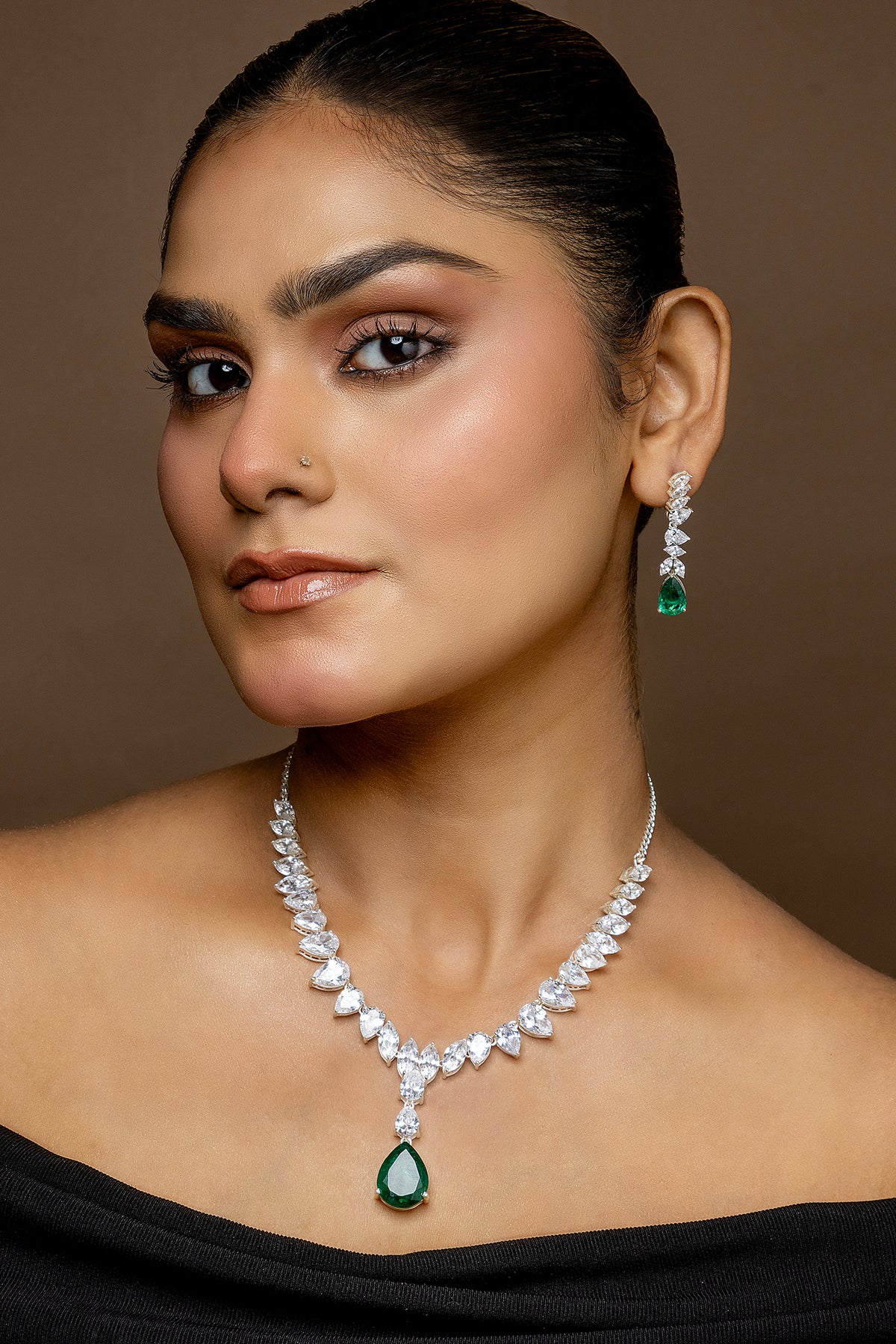 The Emerald Élan Necklace