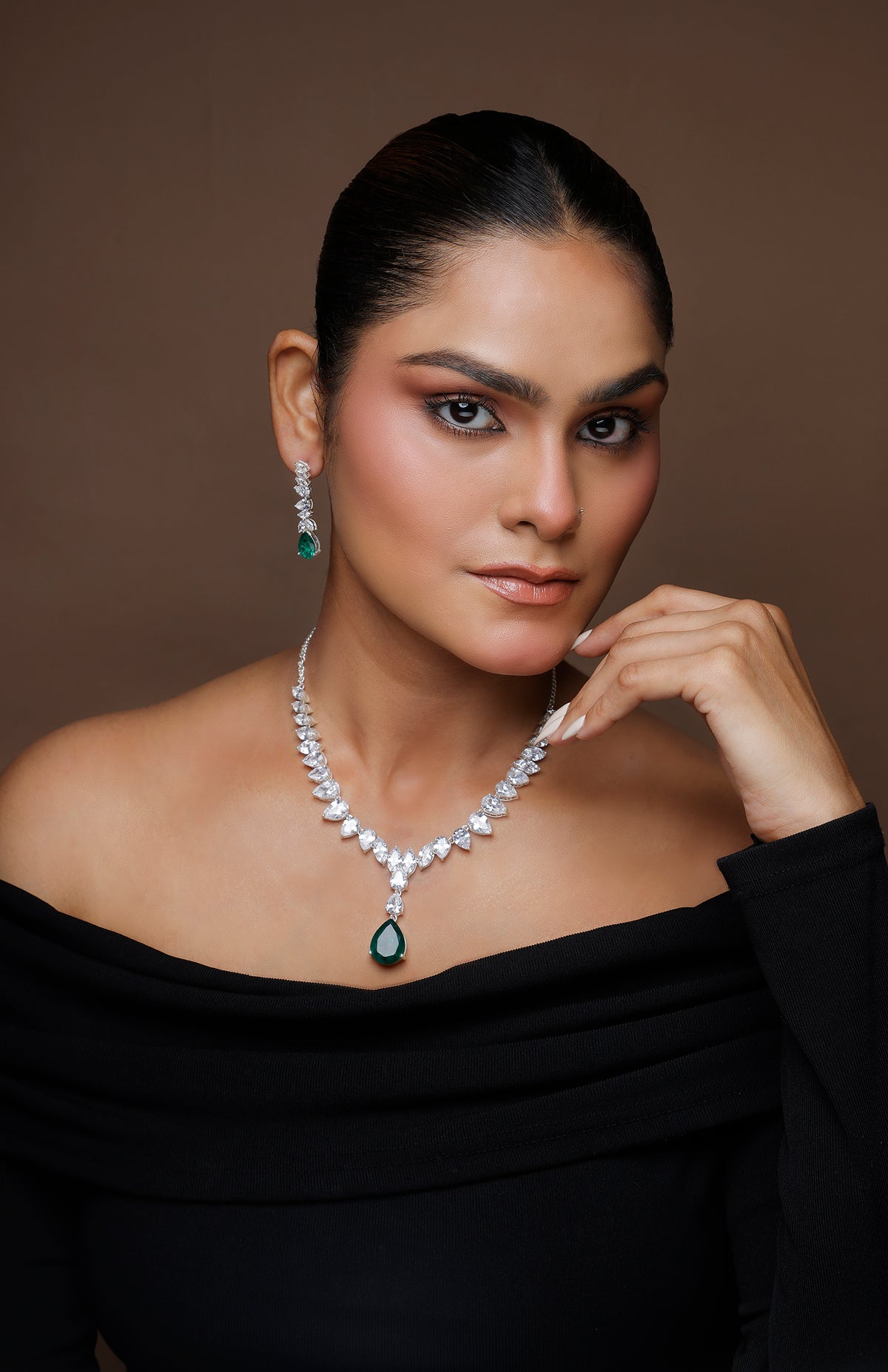 The Emerald Élan Necklace