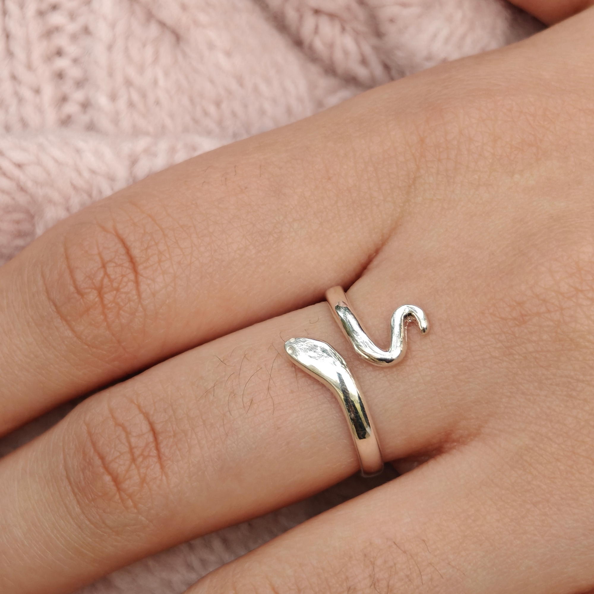 Serene Wave 925 Silver Ring ⭐