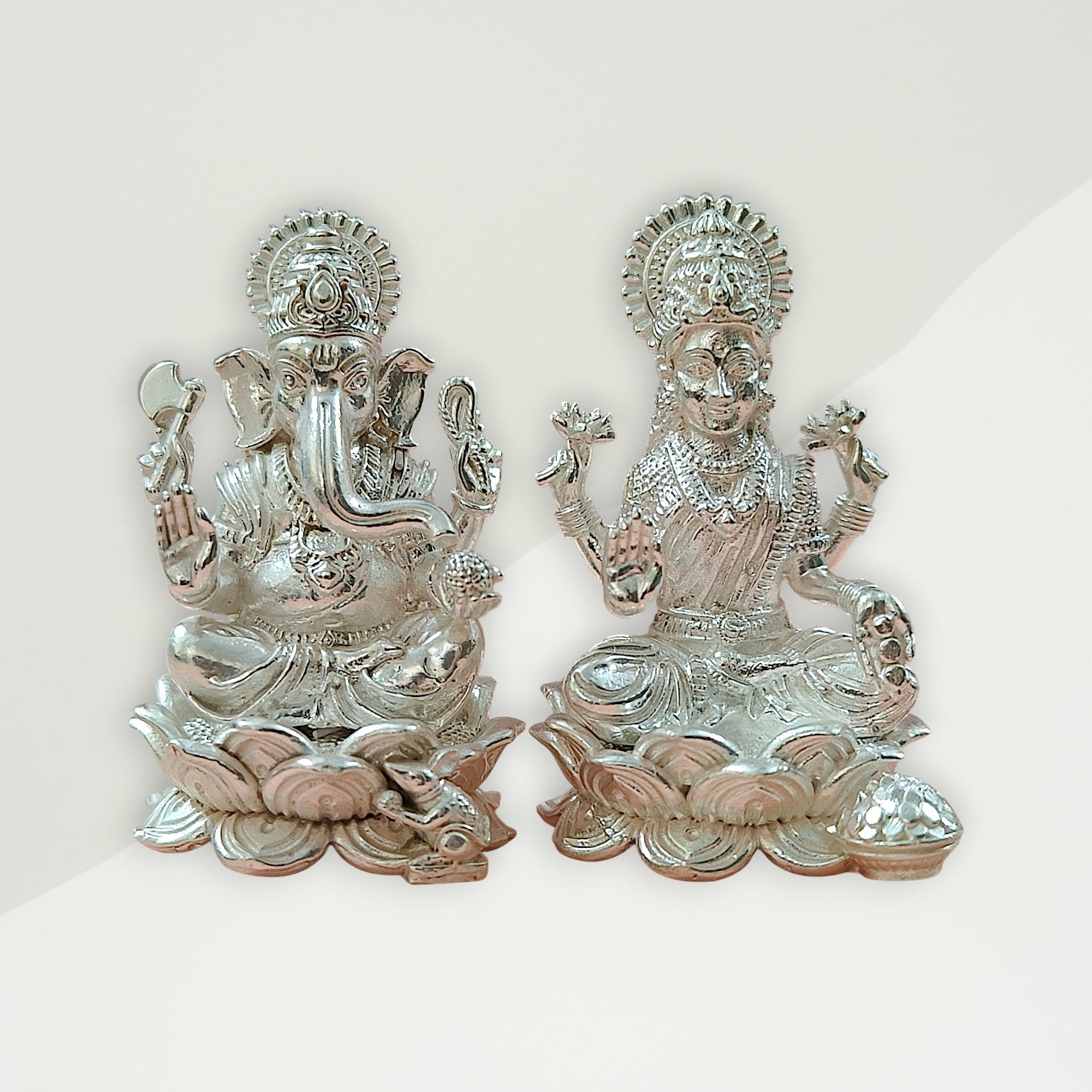 Mini Set- Ganesh Ji &Maa Lakshmi Ji Murti in 999 Pure Silver Plating